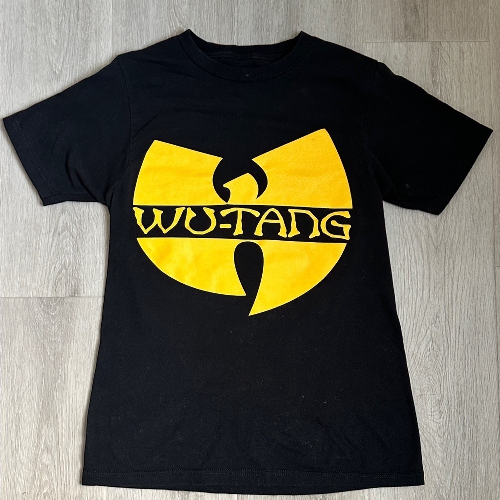 Wu-Tang Black and Yellow T-Shirt size Xs